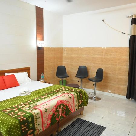 Hotel Starlight มีรัท ภายนอก รูปภาพ