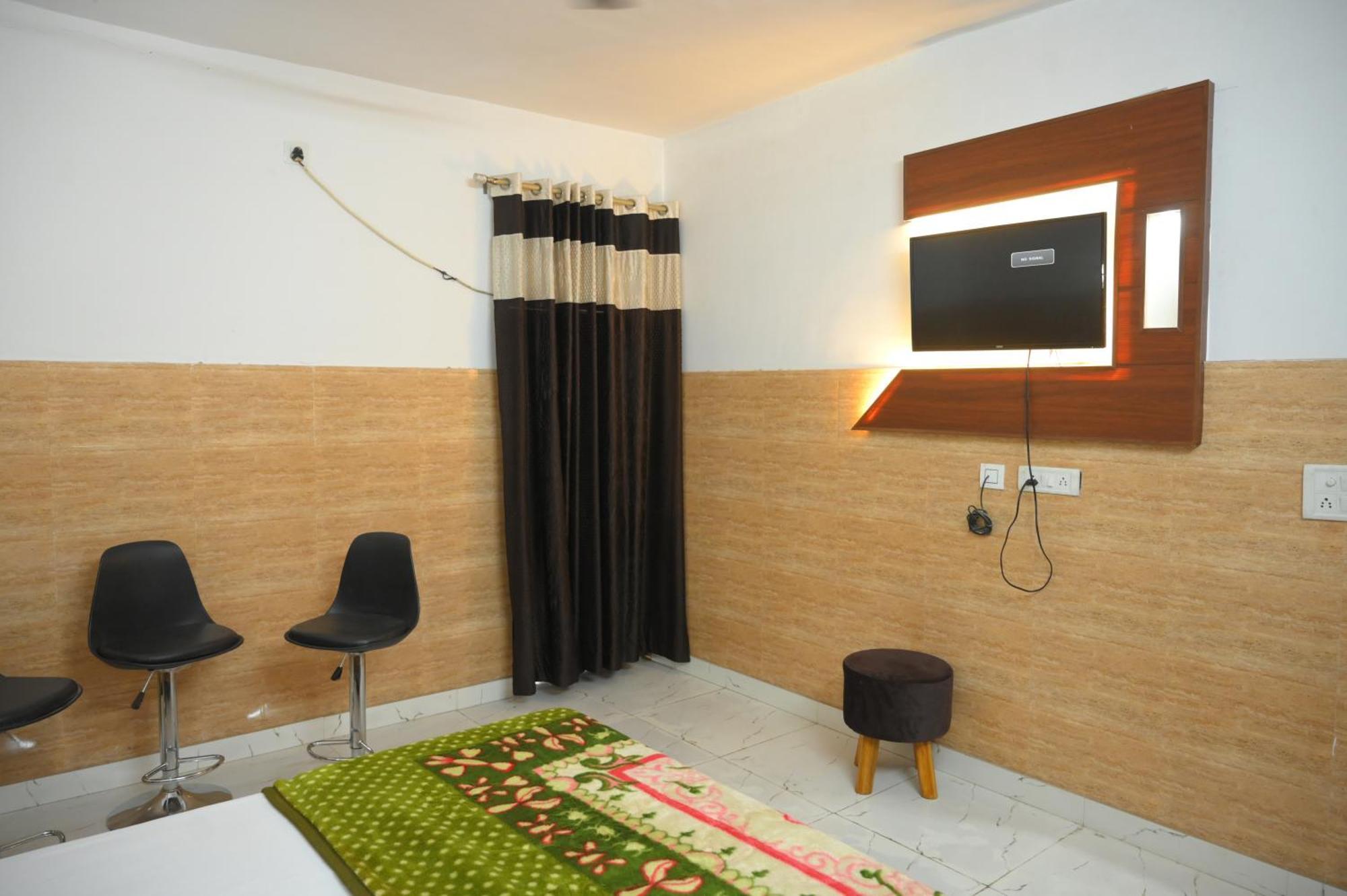 Hotel Starlight มีรัท ภายนอก รูปภาพ