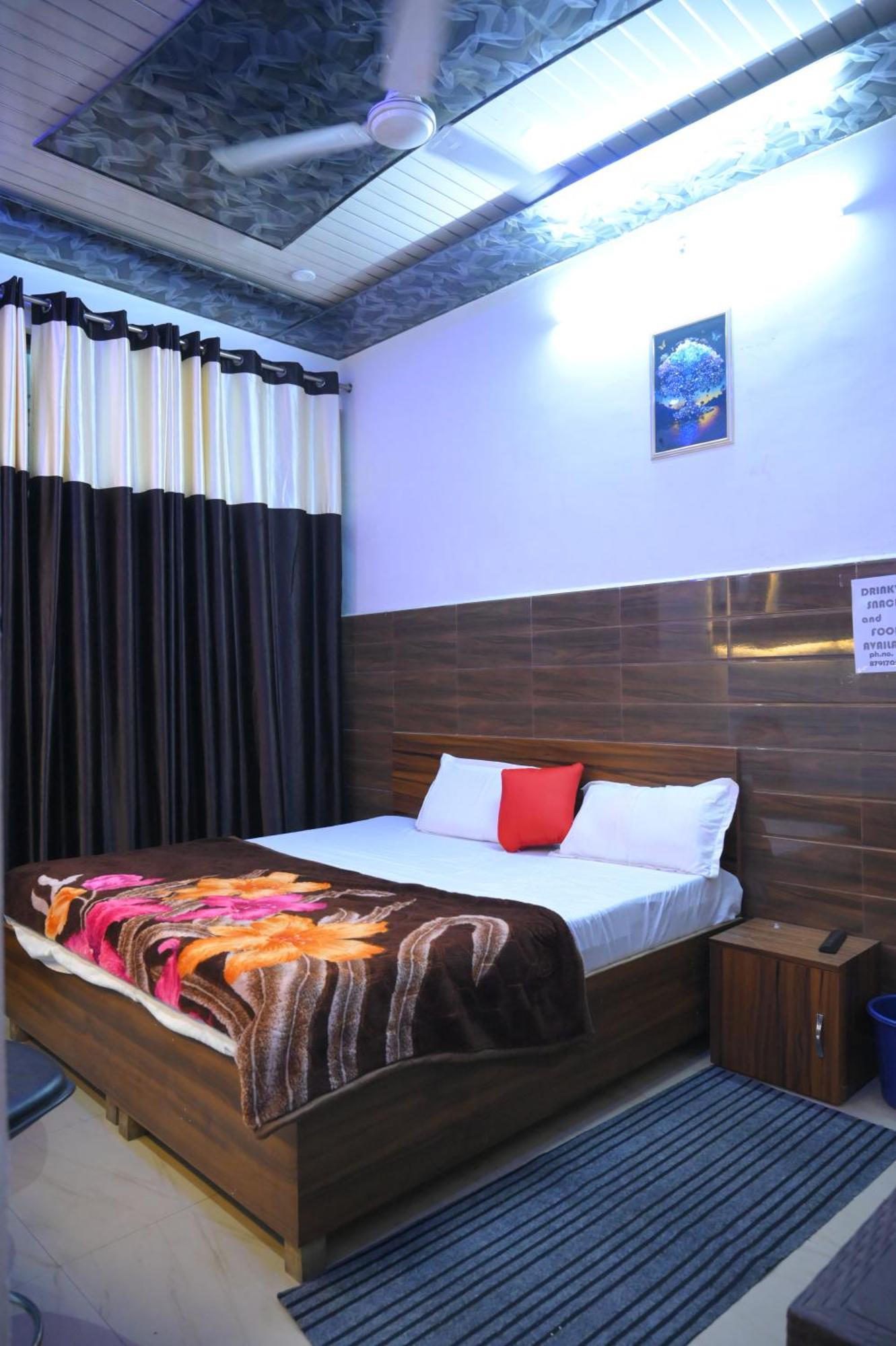 Hotel Starlight มีรัท ภายนอก รูปภาพ