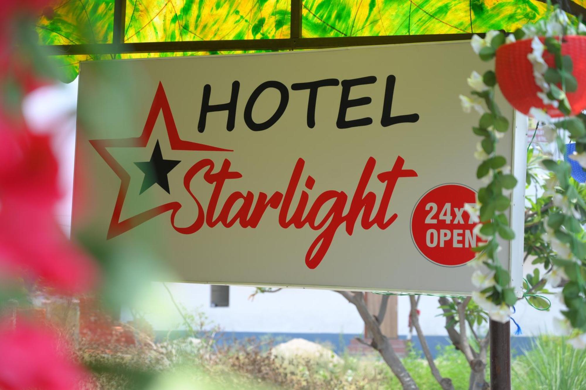 Hotel Starlight มีรัท ภายนอก รูปภาพ